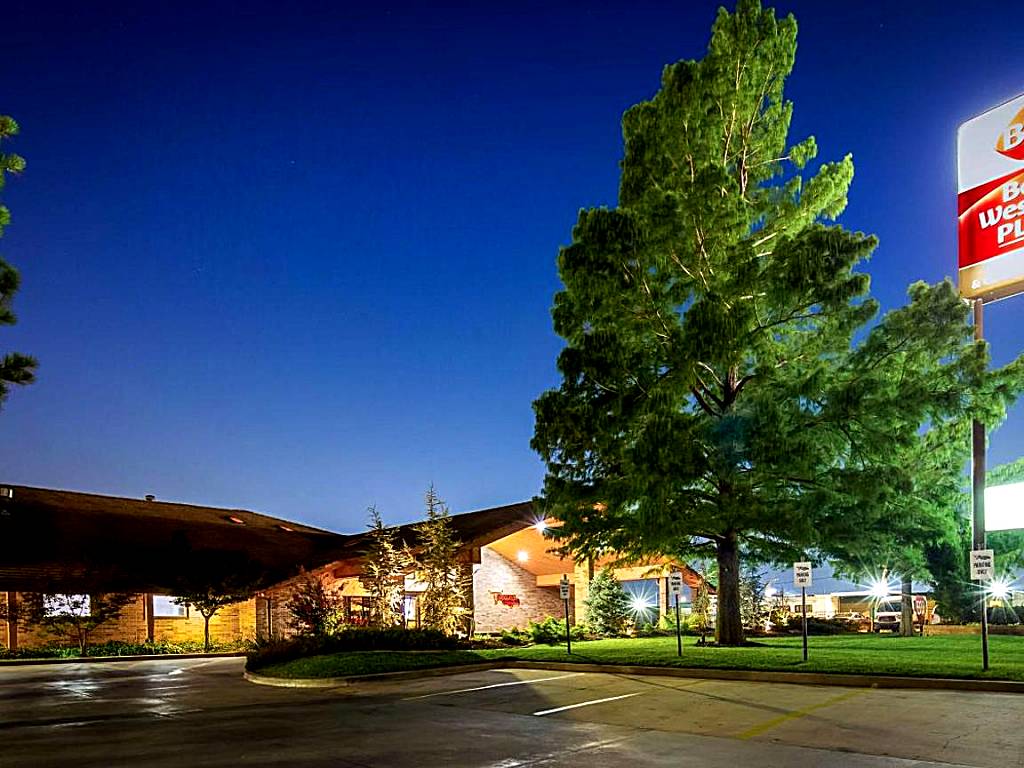 Best Western Plus Saddleback Inn and Conference Center