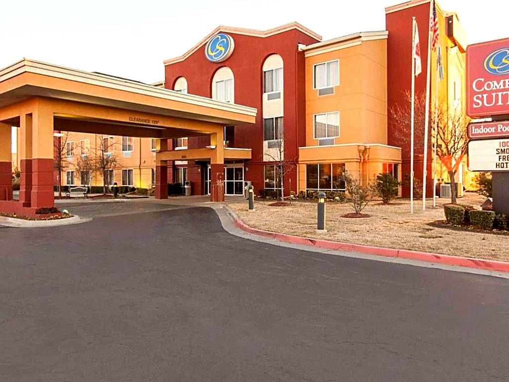 Comfort Suites Central / I-44